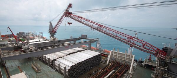 Работа судна-трубоукладчика Пиониринг Спирит в районе Анапы - Sputnik Латвия