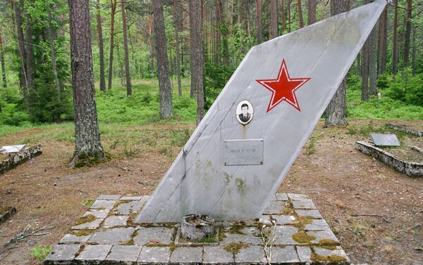 Padomju lidotāju kapi Emari - Sputnik Latvija