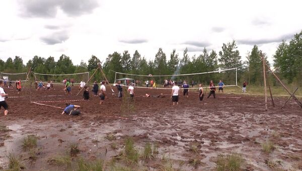 Волейбол в грязи - Sputnik Латвия