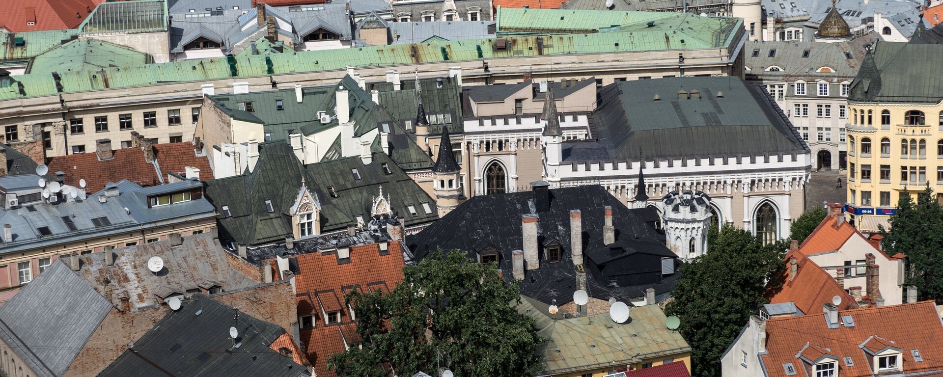 Крыши старого города в Риге в Латвии - Sputnik Латвия, 1920, 13.06.2021