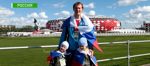 Футбольные фанаты из разных стран поделились впечатлениями о России Футбольные фанаты из разных стран поделились впечатлениями о России - Sputnik Латвия