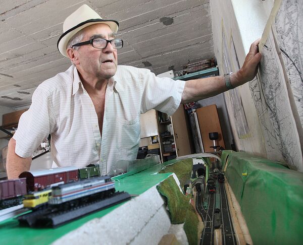 Поиски золотого поезда в Польше Поиски золотого поезда в Польше - Sputnik Латвия