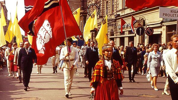 Праздник песни на улице Ленина в Риге, 1973 год - Sputnik Латвия
