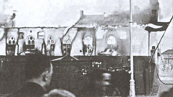 Сожжение хоральной синагоги в Риге в 1941 году - Sputnik Латвия