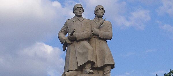 Памятник воинам Советской Армии и Войска Польского, Польша Памятник воинам Советской Армии и Войска Польского, Польша - Sputnik Latvija