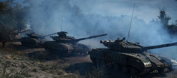 Отвод вооружений в ЛНР - Sputnik Латвия