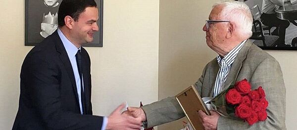 Посол Грузии в Латвии Таймураз Джанджалия и Раймонд Паулс Посол Грузии в Латвии Таймураз Джанджалия и Раймонд Паулс - Sputnik Latvija