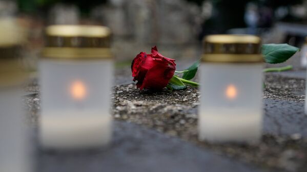 Траурные свечи на Мемориале Большой хоральной синагоги - Sputnik Латвия