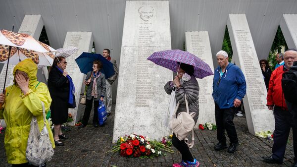 У памятника Жанису Липке - Sputnik Латвия