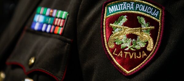 Нашивка Военной полиции на парадной форме Нашивка Военной полиции на парадной форме - Sputnik Latvija