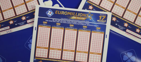 Билет лотерея EuroMillions-My Million, архивное фото Билет лотерея EuroMillions-My Million, архивное фото - Sputnik Latvija