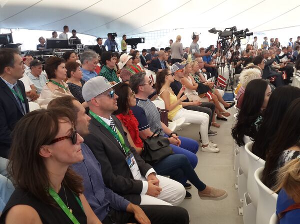 Зрители на концерте честь национального дня Латвии  - Sputnik Латвия