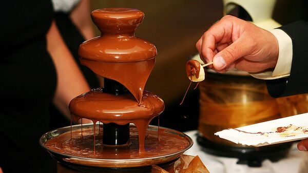 Шоколадный фонтан Шоколадный фонтан - Sputnik Латвия