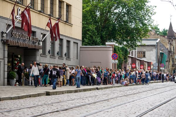Очередь в музей шоколада в Риге - Sputnik Латвия