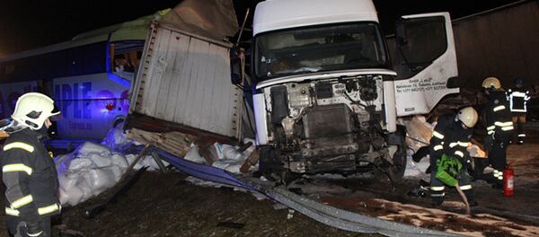 ДТП с междугородним автобусом маршрута Петербург-Рига - Sputnik Latvija