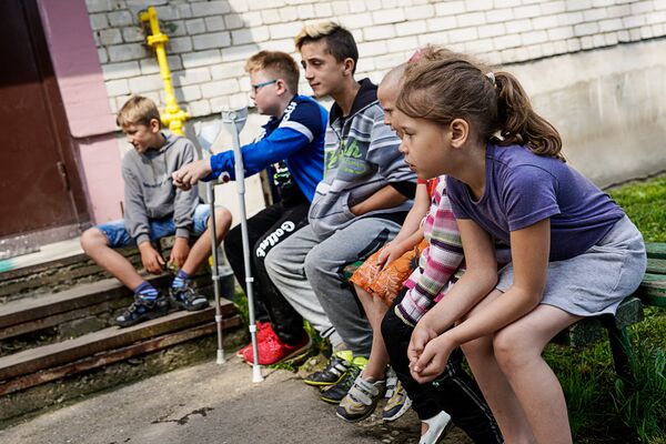 Bērni pie Vaņas Berladina mājām - Sputnik Latvija