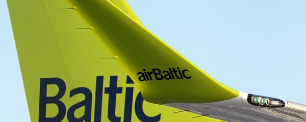 Самолет Air Baltic Bombardier CS300 аэропорту Рига - Sputnik Латвия