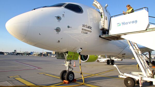 Самолет Air Baltic Bombardier CS300 аэропорту Рига - Sputnik Латвия