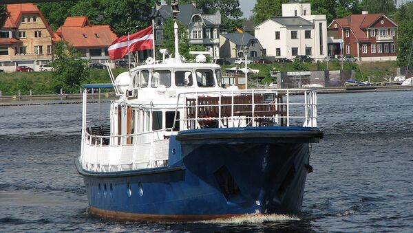 Рейдово-портовое пассажирское судно Горизонт - Sputnik Латвия