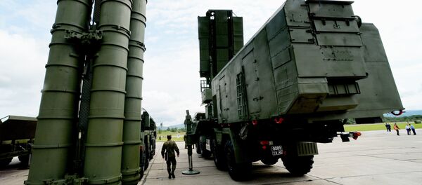 Зенитный ракетный комплекс С-400 Триумф Зенитный ракетный комплекс С-400 Триумф - Sputnik Latvija