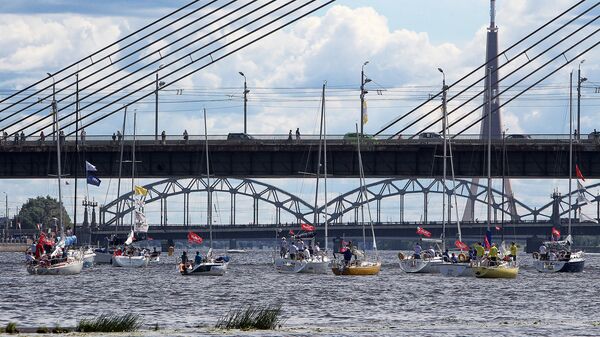 Даугава бурлит парусными лодками - Sputnik Латвия
