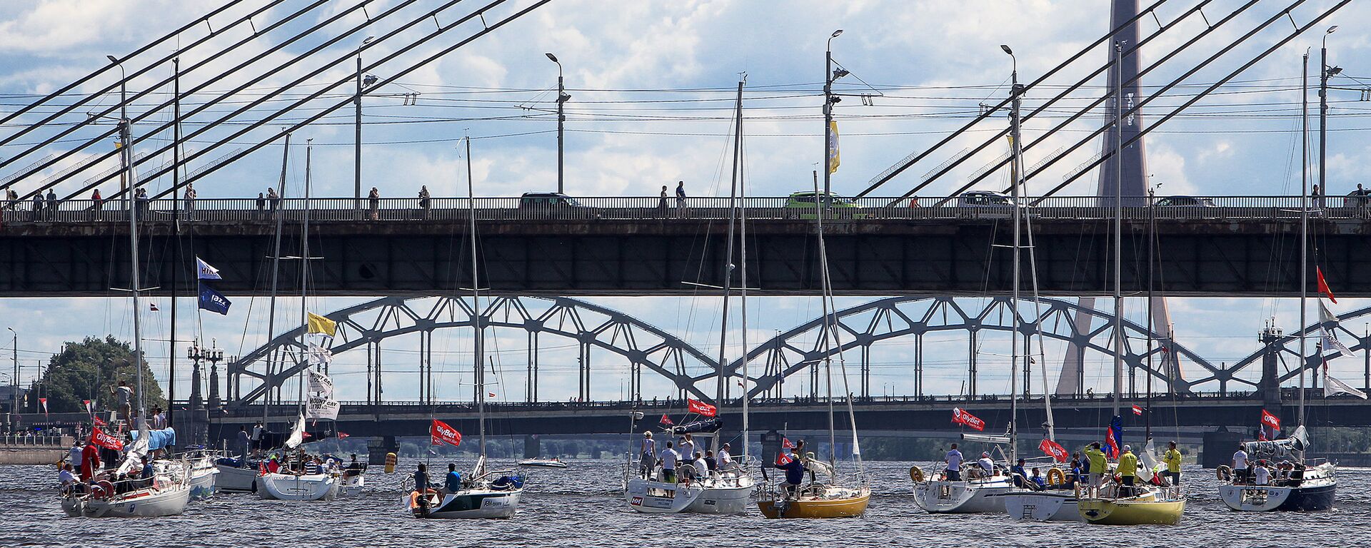 Даугава бурлит парусными лодками - Sputnik Латвия, 1920, 17.06.2018