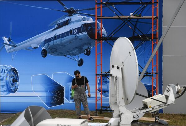 Подготовка к открытию Международного авиационно-космического салона МАКС-2017 Подготовка к открытию Международного авиационно-космического салона МАКС-2017 - Sputnik Латвия