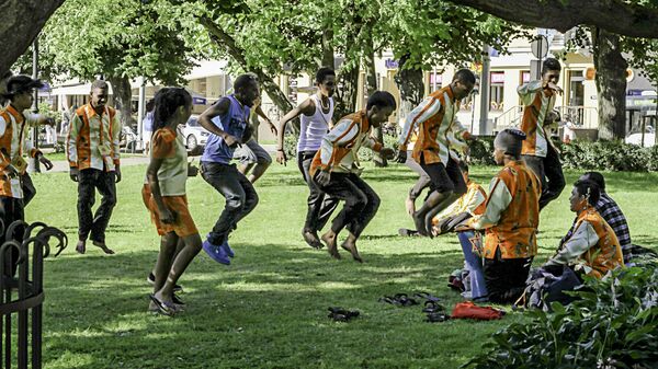 Выступление национальных коллективов в Верманском парке Риги - Sputnik Латвия