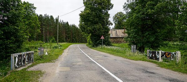 35 километр шоссе Талси-Слока, место гибели Виктора Цоя 15 августа 1990 года - Sputnik Латвия