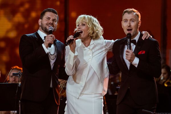 Интарс Бусулис, Лайма Вайкуле и Янис Стибелис - Sputnik Латвия