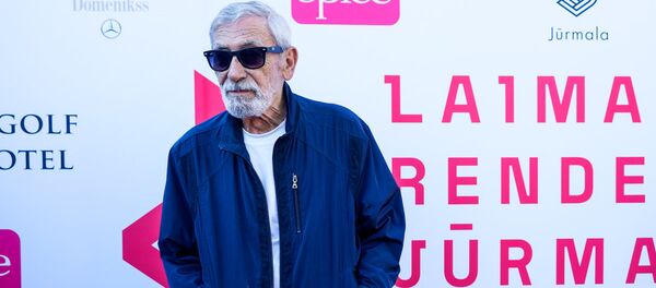 Вахтанг Кикабидзе, архивное фото Вахтанг Кикабидзе, архивное фото - Sputnik Латвия