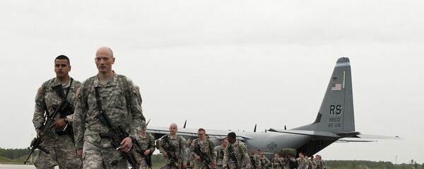 Военнослужащие НАТО на аэродроме Эмари в Эстонии Военнослужащие НАТО на аэродроме Эмари в Эстонии - Sputnik Latvija