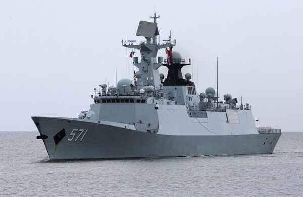 Фрегат Юньчэн из отряда боевых кораблей военно-морских сил Китая, прибывший в порт Балтийска для участия в российско-китайских учениях Морское взаимодействие – 2017 Фрегат Юньчэн из отряда боевых кораблей военно-морских сил Китая, прибывший в порт Балтийска для участия в российско-китайских учениях Морское взаимодействие – 2017 - Sputnik Латвия