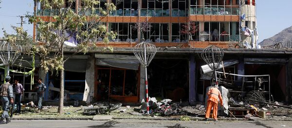 На месте теракта в Кабуле, 24 июля 2017 - Sputnik Латвия