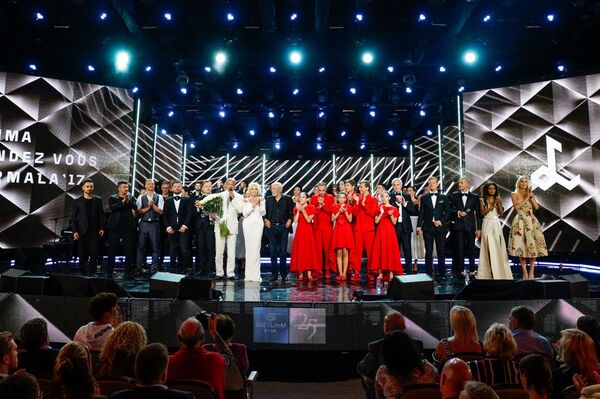 Финальный концерт завершился новой песней композитора Геннадия Крупника Загадывай желание - Sputnik Латвия