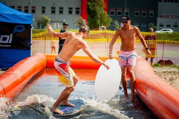 Соревнование по скимборду в Вентспилсе в честь  Ghetto Wake Battle 2017 - Sputnik Латвия