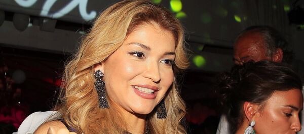 Поэтесса, создатель и дизайнер бренда GULI Гульнара Каримова Поэтесса, создатель и дизайнер бренда GULI Гульнара Каримова - Sputnik Латвия