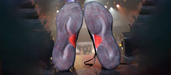 Кроссовки Кристапа Порзингиса Кроссовки Кристапа Порзингиса - Sputnik Латвия