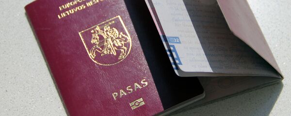 Литовские паспорта Литовские паспорта - Sputnik Latvija
