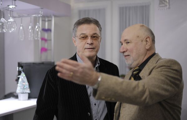 Ивар Калныньш и Борис Львович на юбилейном вечере Эммануила Виторгана Ивар Калныньш и Борис Львович на юбилейном вечере Эммануила Виторгана - Sputnik Латвия