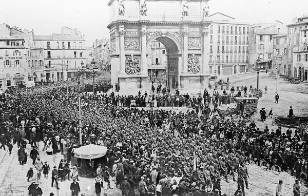 Русские солдаты во Франции в 1916 году - Sputnik Латвия