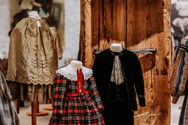 Экспозиция выставки Александра Васильева Детский мир. XVIII–XX века - Sputnik Латвия