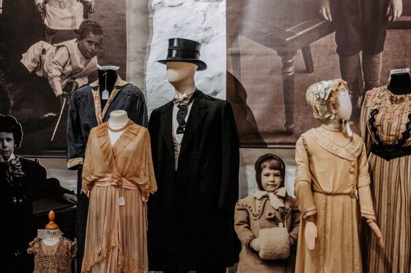 Экспозиция выставки Александра Васильева Детский мир. XVIII–XX века - Sputnik Латвия