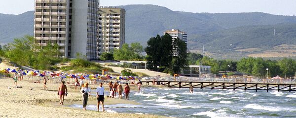 На побережье курорта Солнечный Берег - Sputnik Латвия