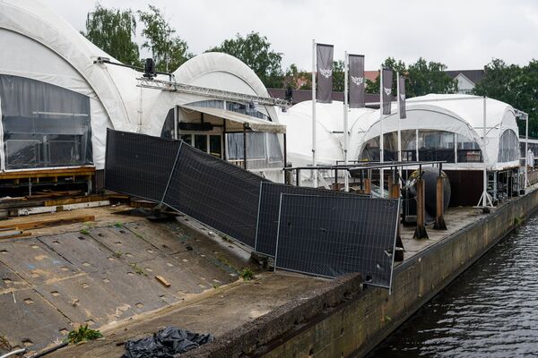 Часть территории First МИР выходит прямо к воде - Sputnik Латвия