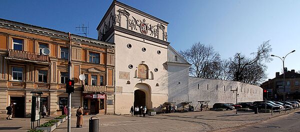 Южный фасад Острой брамы (ворота Аушрос) - Sputnik Латвия