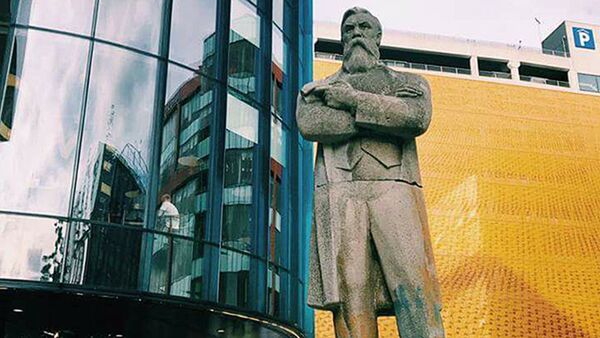 Памятник Энгельсу перевезут в Манчестер - Sputnik Latvija