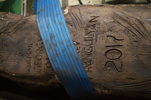 Транспортировка монумента Стена скорби Транспортировка монумента Стена скорби - Sputnik Латвия