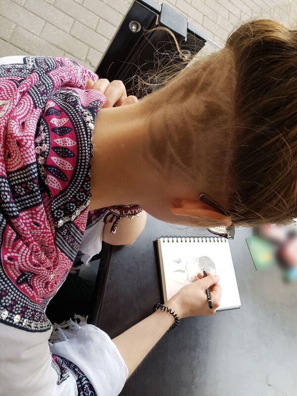 Портретист за работой - Sputnik Латвия