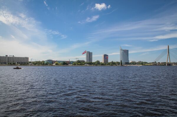 Вид на АБ дамбу с начала Каменного моста - Sputnik Латвия